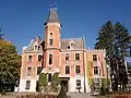 Castillo de Coburgo, Schladming, construido en 1885 por el príncipe Luis Augusto de Sajonia-Coburgo y Gotha, hoy ayuntamiento del municipio.
