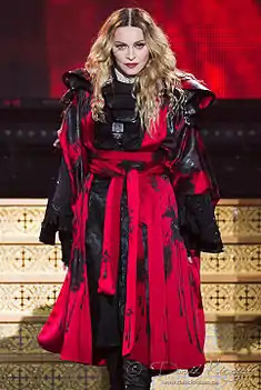 Madonna en el Rebel Heart Tour con estilismo gótico