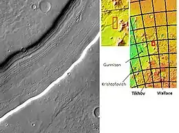 Reull Vallis con depósitos de suelo alineados, vistos por THEMIS . Haga clic en la imagen para ver la relación con otras características.