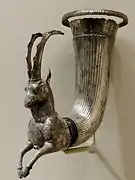 Rhyton aqueménida con forma de íbice.