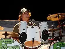 Rikki Rockett Batería, Coros (1983-presente).