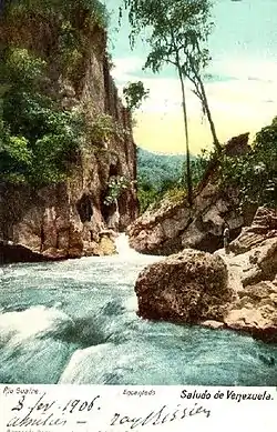 Postal de 1906 donde se aprecia Cañón del río  Guaire también se observa la pared este del Peñón de las Guacas