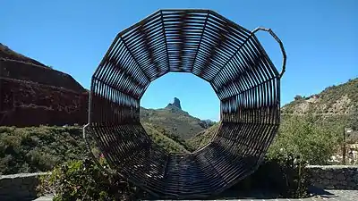 Roque Bentayga desde el monumento a las víctimas del temporal de 1946.