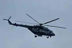 Helicóptero Mi-8AMTSh con la marca "V"
