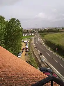 Vista de la N-630 desde el campanario de la ermita del Cristo de Morales, actualmente desdoblada por la ZA-13.