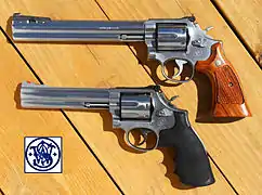 Dos revólveres Smith & Wesson Model 686 calibre .357 Magnum.