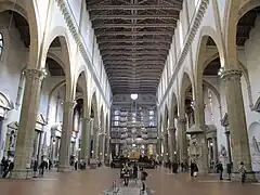 Interior de la Basílica de la Santa Cruz (Florencia), una de las mayores iglesias franciscanas