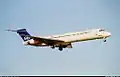 El MD-87 involucrado en la colisión, fotografiado en agosto de 2000.