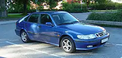 Saab 9-3 de primera generación con carrocería liftback de cinco puertas