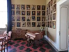 Salón de retratos. Antiguo estudio de los directores.