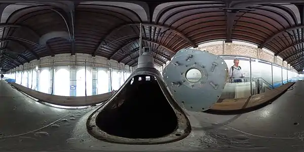 Museo Naval de Cartagena - Sala Isaac Peral - Submarino Peral - Escotilla de acceso