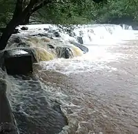 Salto Cuña Pirú en el camping de Ruiz de Montoya.