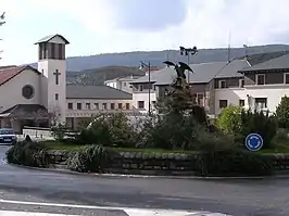 Plaza de España, Ayuntamiento e Iglesia de Cristo Rey.