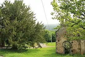 Campo de iglesia de San Pedro de la Collada