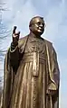 Estatua de Guido Maria Conforti en el Santuario de la Beata Virgen del Santo Rosario en Fontanellato.