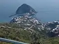 La fracción de Sant'Angelo vista desde Serrara Fontana.