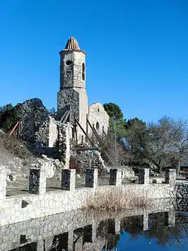 Estanque e iglesia de La Musara