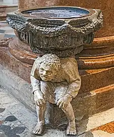 Escultura en la iglesia de Santa Anastasia (Verona)