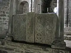 Detalle del cancel del iconostasio de la iglesia de Santa Cristina de Lena, (Lena (Asturias). Origen visigodo (siglo VII).