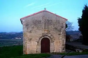 Frontal de la iglesia.