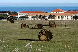 Soldados aterrizando en Calvi en un curso de entrenamiento