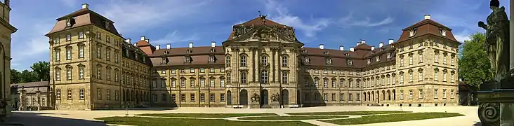 Palacio de Weißenstein en Pommersfelden, construido entre 1711 y 1718 por Lothar Franz, principe-obispo de Bamberg y lector de Maguncia, hasta el día de hoy es una residencia privada de los condes de Schönborn-Wiesentheid.