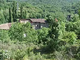 Vista de la población de Cadolla desde el norte.