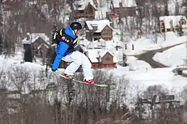 Snowboarding profesional en Stoneham.