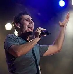 Serj Tankian Voz, teclados, guitarra