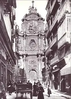 Puerta de los Hierros enmarcada por la calle de Zaragoza (hacia 1900)
