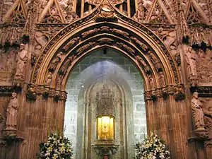 Detalle de la parte central del retablo gótico