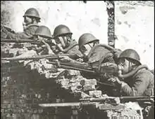 Soldados japoneses luchan en Shanghái durante la Segunda guerra sino-japonesa.