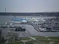 Barcos en el puerto de pasajeros de Tallin.