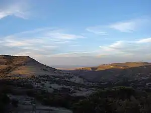 La Sierra de Guajolotes divide a Jesús María y San José de Gracia.