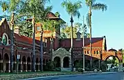 A.K. Smiley Public Library, ubicado en Redlands, California (1898).