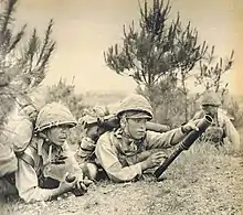 Soldados japoneses con un lanzagranadas Tipo 89 en la Provincia de Zhèjiāng, China (1942).