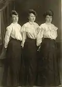 Hermanas, 1902.