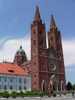 Đakovo, Catedral de San Pedro