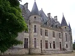 La fachada este del château