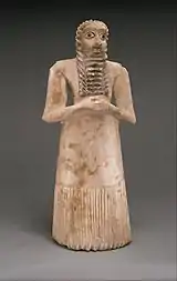 Adorador masculino de pie, mesopotámico,     2750-2600 a.C.