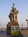 Estatua del primer puente del Yangtsé en Nankín