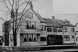 Mary Fiske Stoughton House, Cambridge, Massachusetts (1882–83), Henry Hobson Richardson, arquitecto.