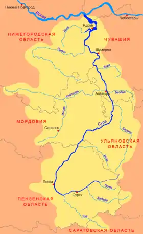 El río Surá (Сура́) forma parte de la frontera oeste de Uliánovsk con Mordovia (Мордовия)