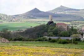 El castillo de Skalka, Bohemia (propiedad de la familia desde 1796 hasta 1945 y lugar de nacimientodel cardenal Christoph Schönborn)