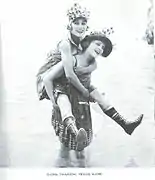 Llevando a Gloria Swanson (1917)