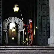 Scala Regia de Bernini desde la entrada del Palacio Apostólico Vaticano, 1663-1666.