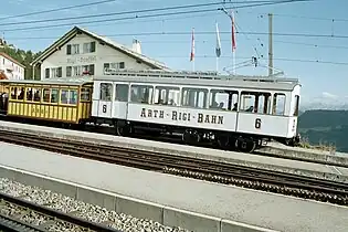 ARB BCFhe 2/3 6 en Suiza, tren cremallera operativo más antiguo del mundo, construido en 1911