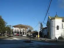 Plaza de Talagante, capital de la provincia del mismo nombre.