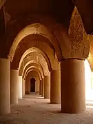 Vistas del pórtico de Tarikhaneh.