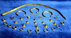Tesorillo del Cabezo Redondo y otras piezas de oro del mismo yacimiento (Edad del Bronce tardío, hace más de 3300 años). Supera los 150 gramos de oro.